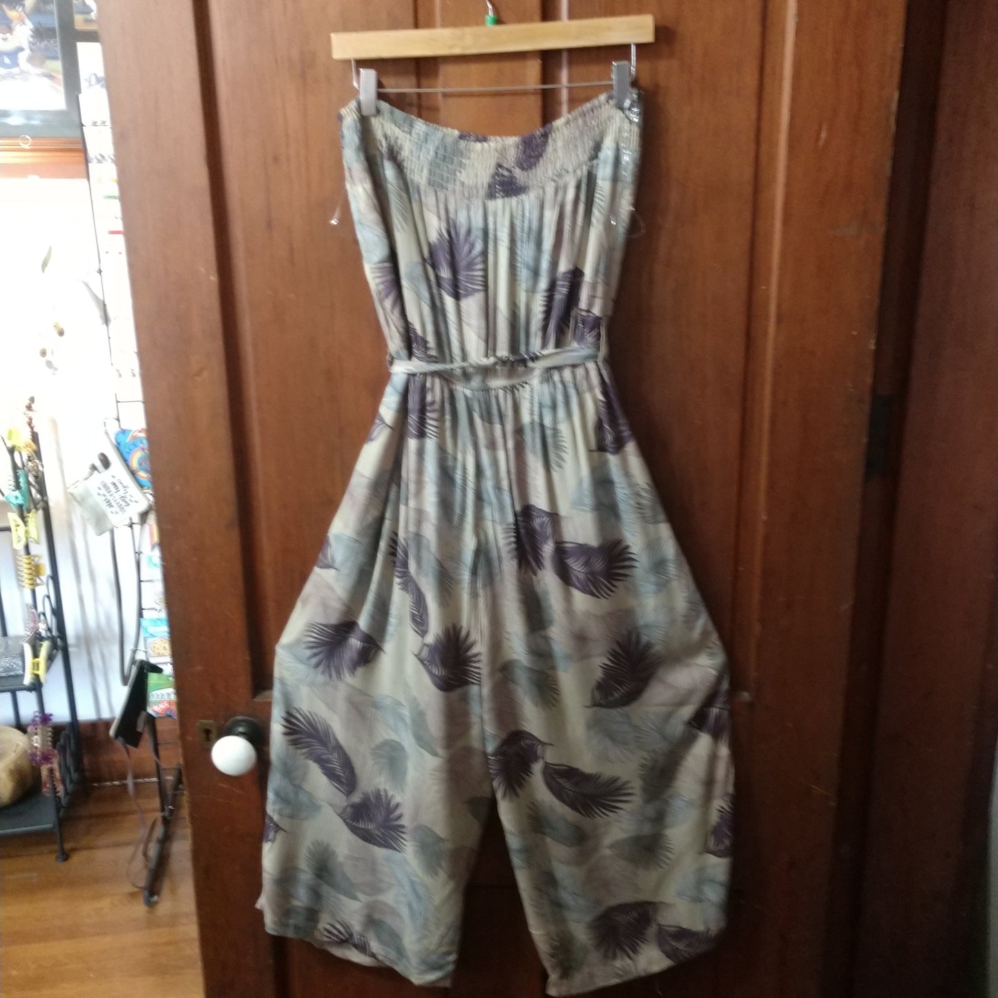 CURVY LEAF-PRINT JUMPSUIT