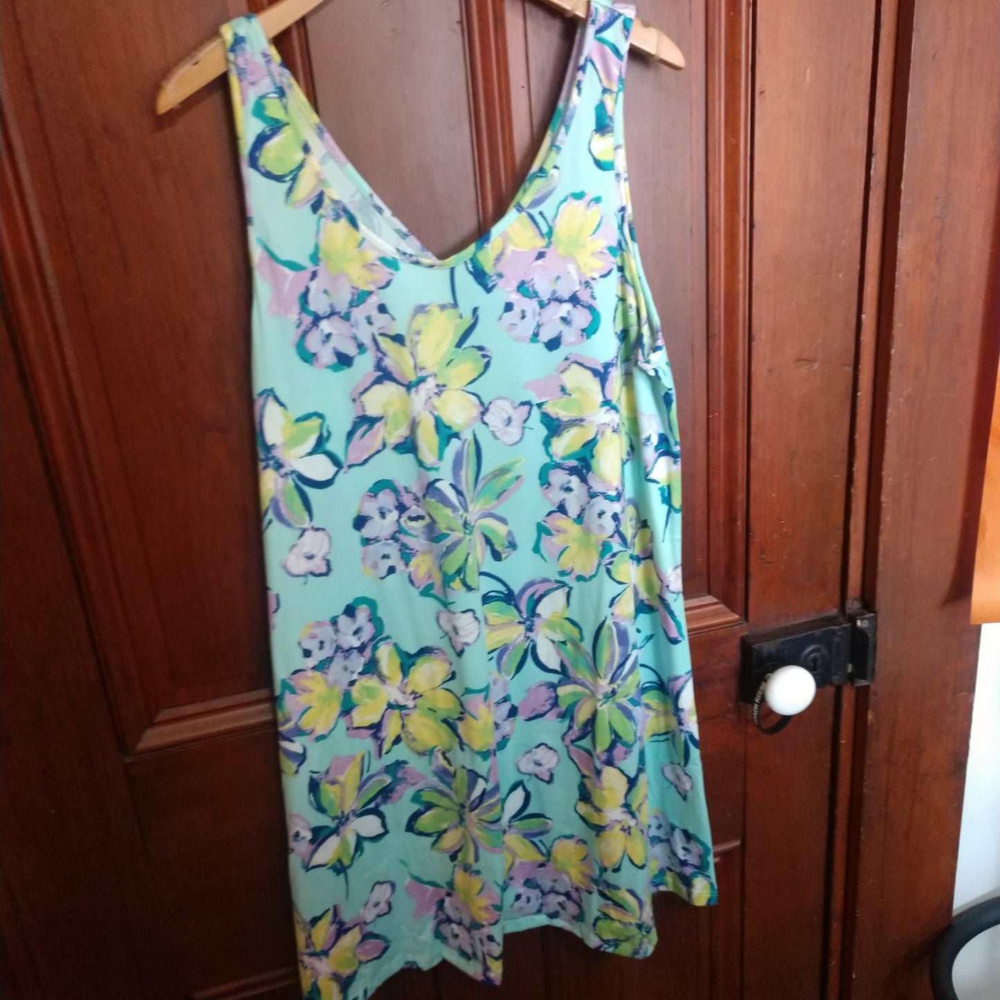 CURVY FLOWER PRINT MIDI DRESS