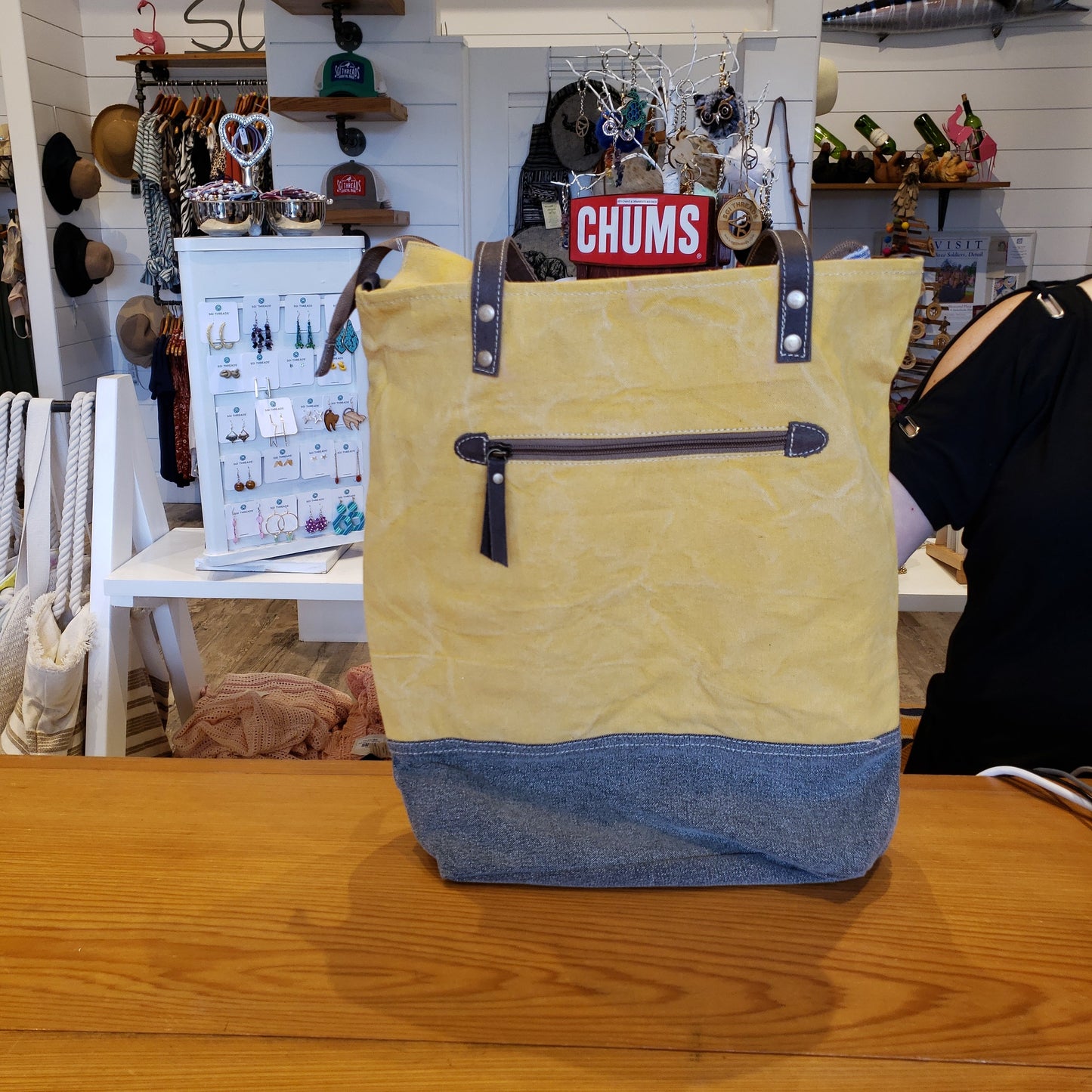 RAE’S YELLOW SHOULDER BAG