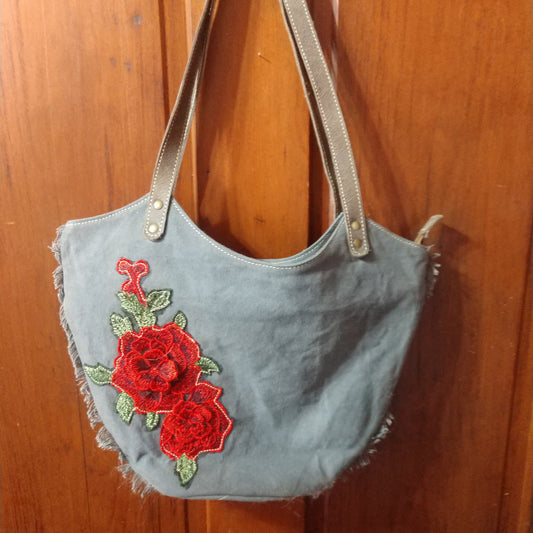 RAE’S FLOWER SHOULDER BAG