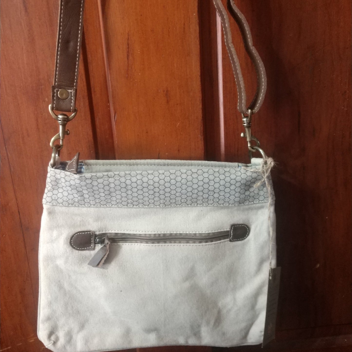 RAE'S SKULL SHOULDER BAG