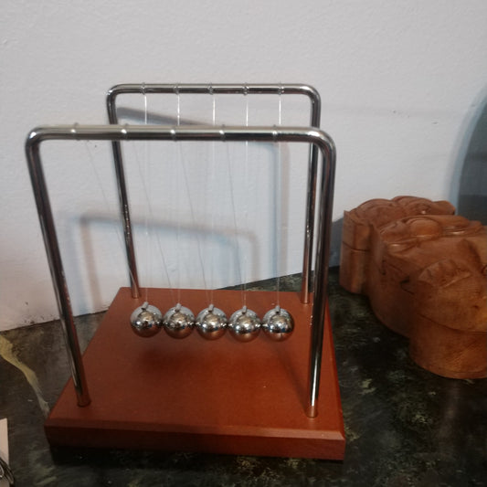 NEWTON'S CRADLE