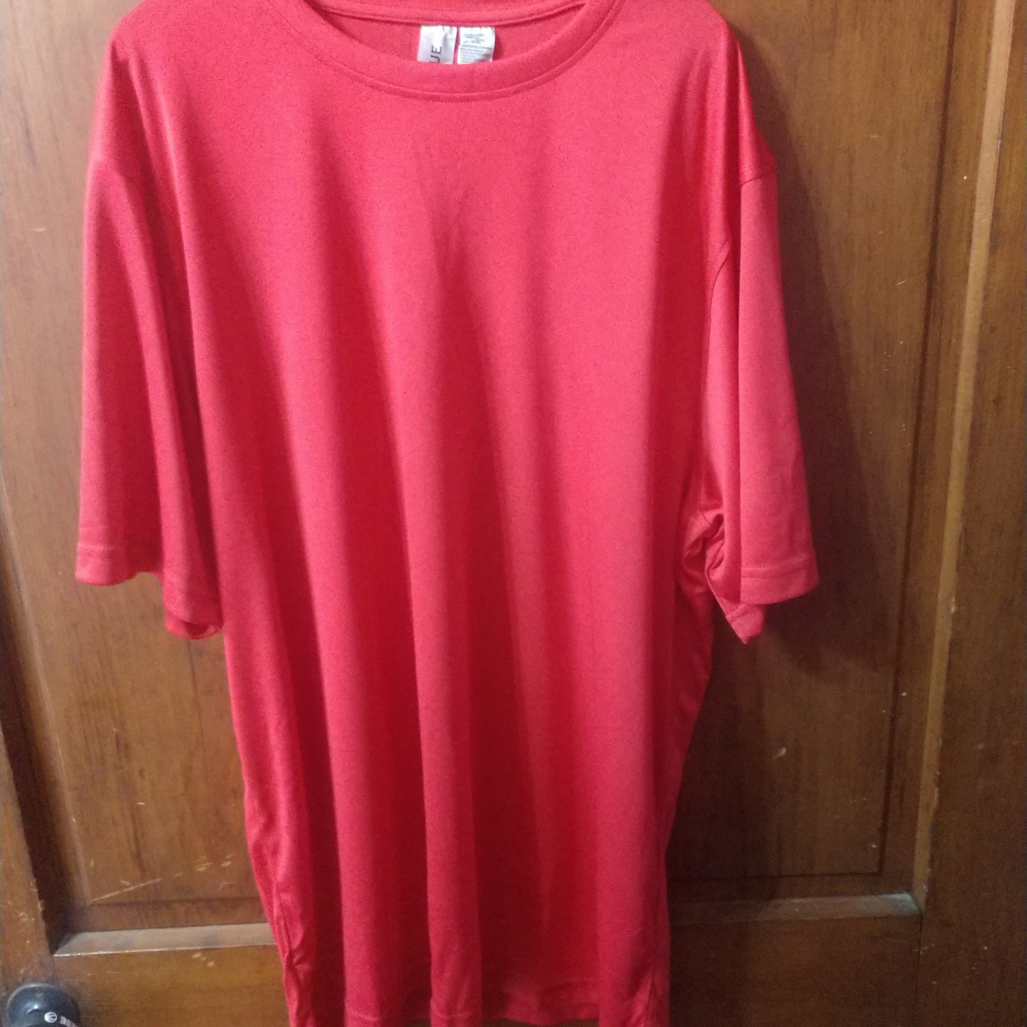 MEN'S RED ECO PERFORMANCE TEE