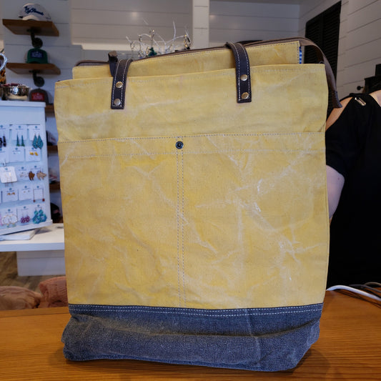 RAE’S YELLOW SHOULDER BAG